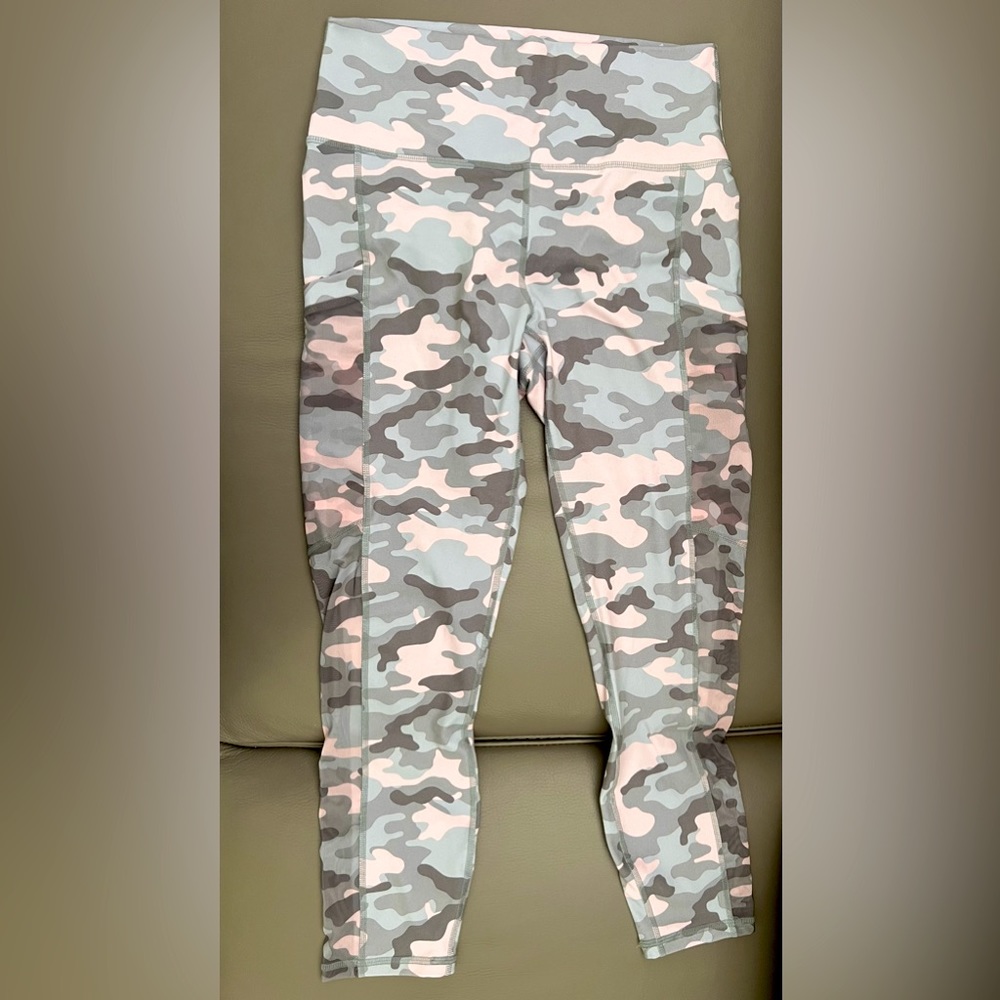 Fabletics Mila Pocket Capri camo leggings